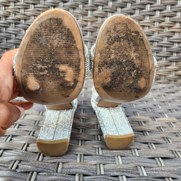 Steve Madden Silver Carrson Rhinestone Heels Sandal Size 8 Prom Wedding - Picture 9 of 10